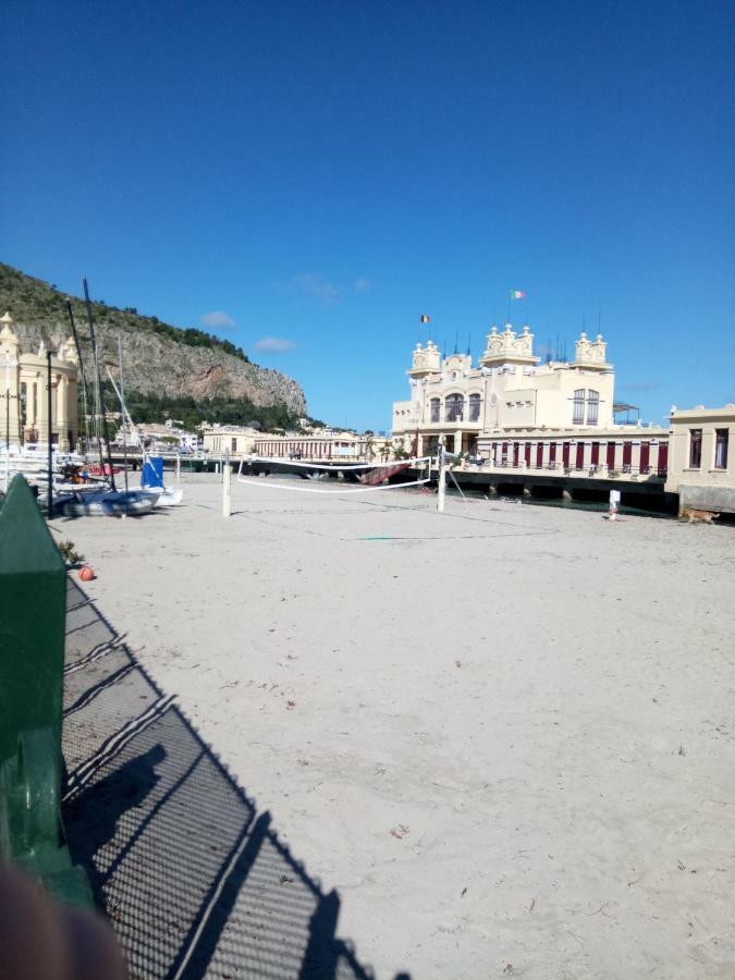 פלרמו Mondello Beach Holyday מראה חיצוני תמונה