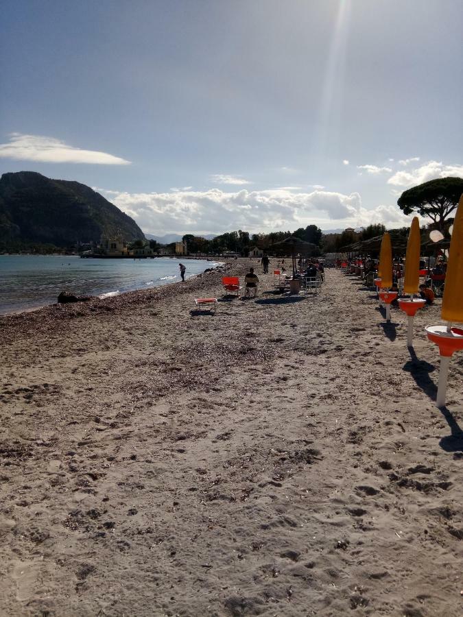 פלרמו Mondello Beach Holyday מראה חיצוני תמונה